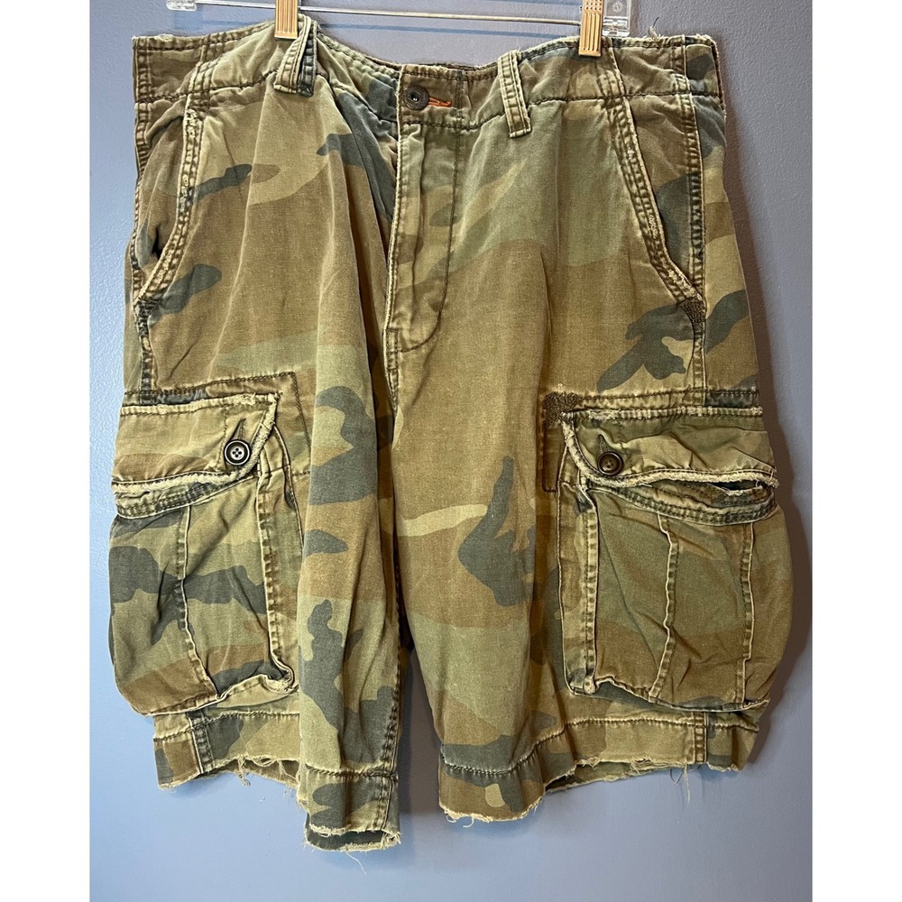 American Eagle Outfitters Camo Cargo Shorts Mens Size 36 Military Distressed Y2K